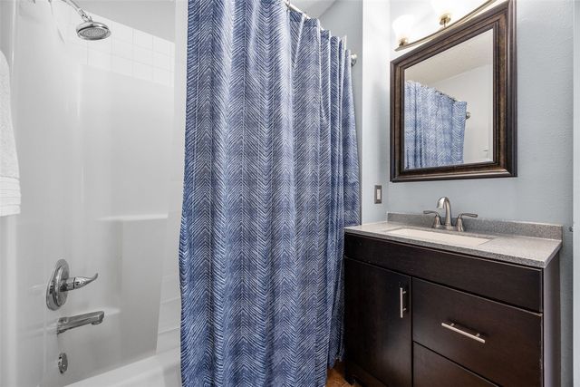 142 Elm Ridge Drive, North Liberty, IA 52317