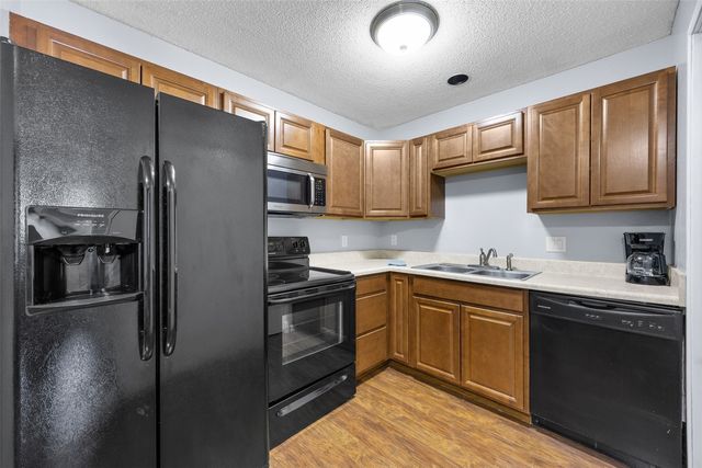 142 Elm Ridge Drive, North Liberty, IA 52317