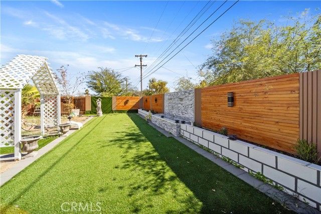 225 W French Avenue, Ridgecrest, CA 93555