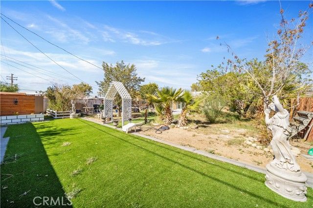 225 W French Avenue, Ridgecrest, CA 93555