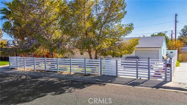 225 W French Avenue, Ridgecrest, CA 93555