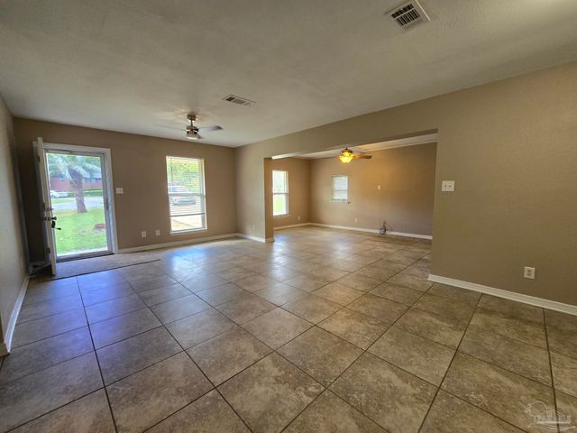 6202 Fairview Dr, Pensacola, FL 32505