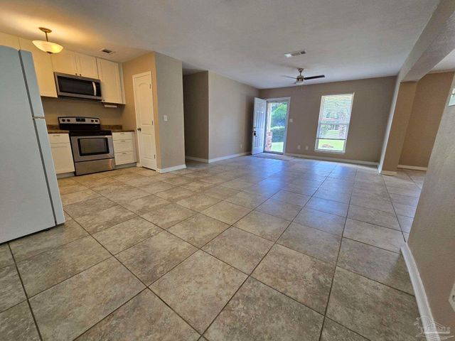 6202 Fairview Dr, Pensacola, FL 32505