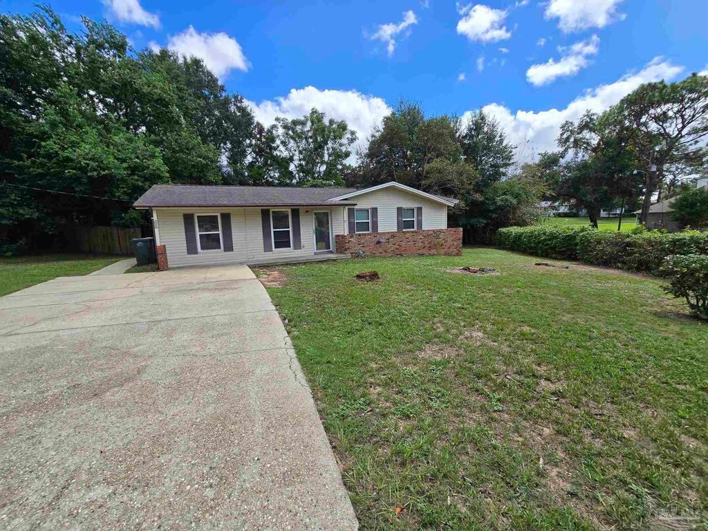 6202 Fairview Dr, Pensacola, FL 32505