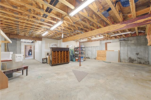 9118 Summer Shade Road, Rogers, AR 72756