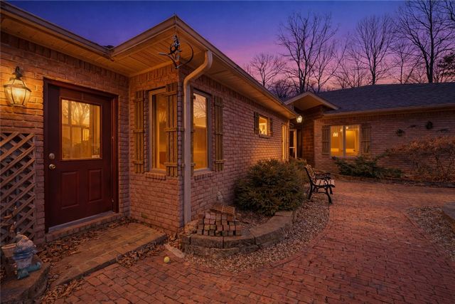9118 Summer Shade Road, Rogers, AR 72756