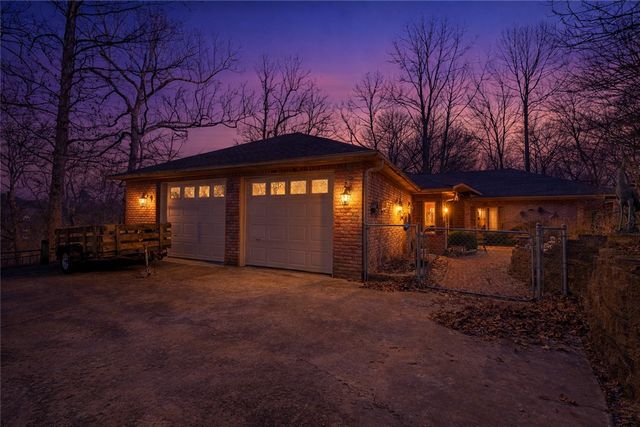 9118 Summer Shade Road, Rogers, AR 72756