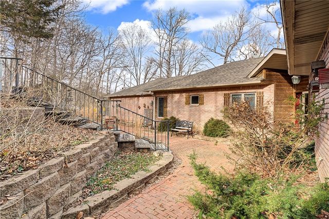 9118 Summer Shade Road, Rogers, AR 72756