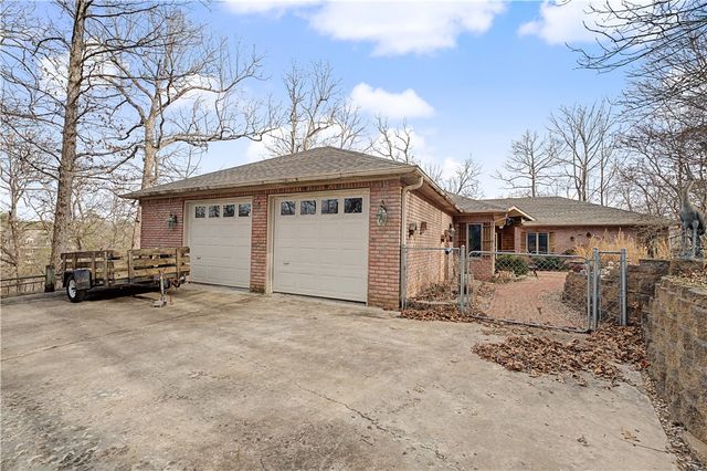 9118 Summer Shade Road, Rogers, AR 72756