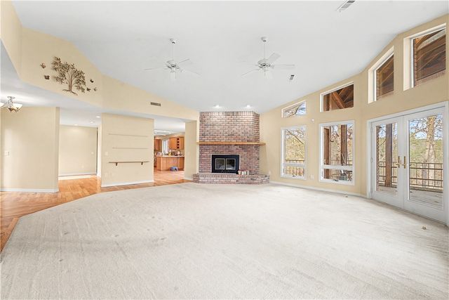 9118 Summer Shade Road, Rogers, AR 72756