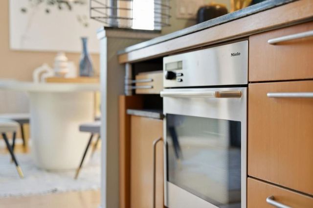 953 Shoreline Drive, San Mateo, CA 94404