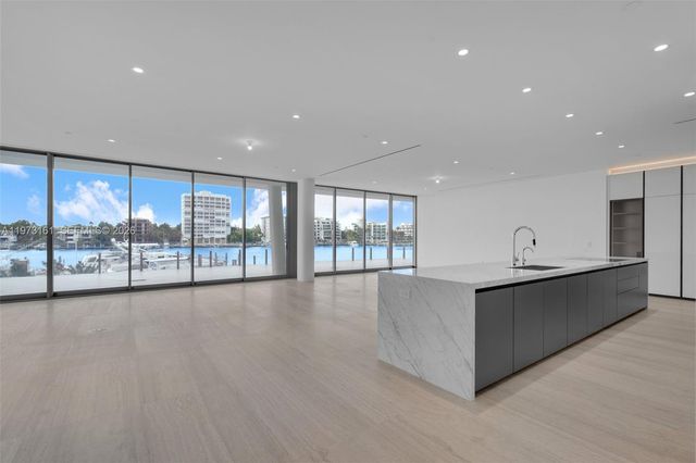 5 Grove Isle Drive S203, Coconut Grove, FL 33133