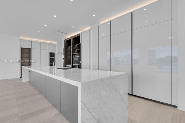 5 Grove Isle Drive S203, Coconut Grove, FL 33133