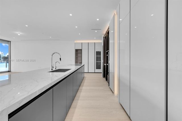 5 Grove Isle Drive S203, Coconut Grove, FL 33133