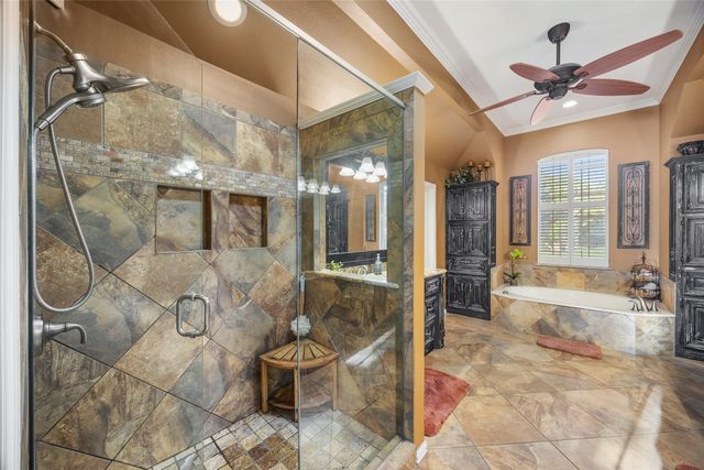 5000 Bridgewater Drive, Arlington, TX 76017