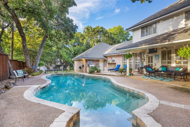 5000 Bridgewater Drive, Arlington, TX 76017