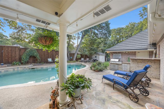 5000 Bridgewater Drive, Arlington, TX 76017