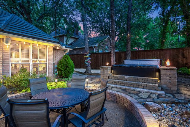 5000 Bridgewater Drive, Arlington, TX 76017