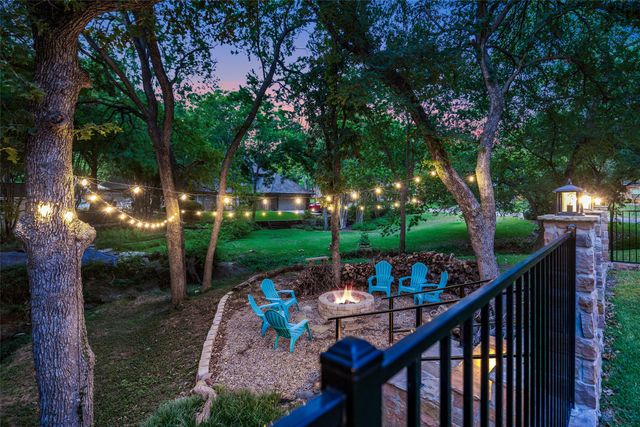 5000 Bridgewater Drive, Arlington, TX 76017