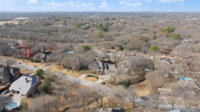 5000 Bridgewater Drive, Arlington, TX 76017