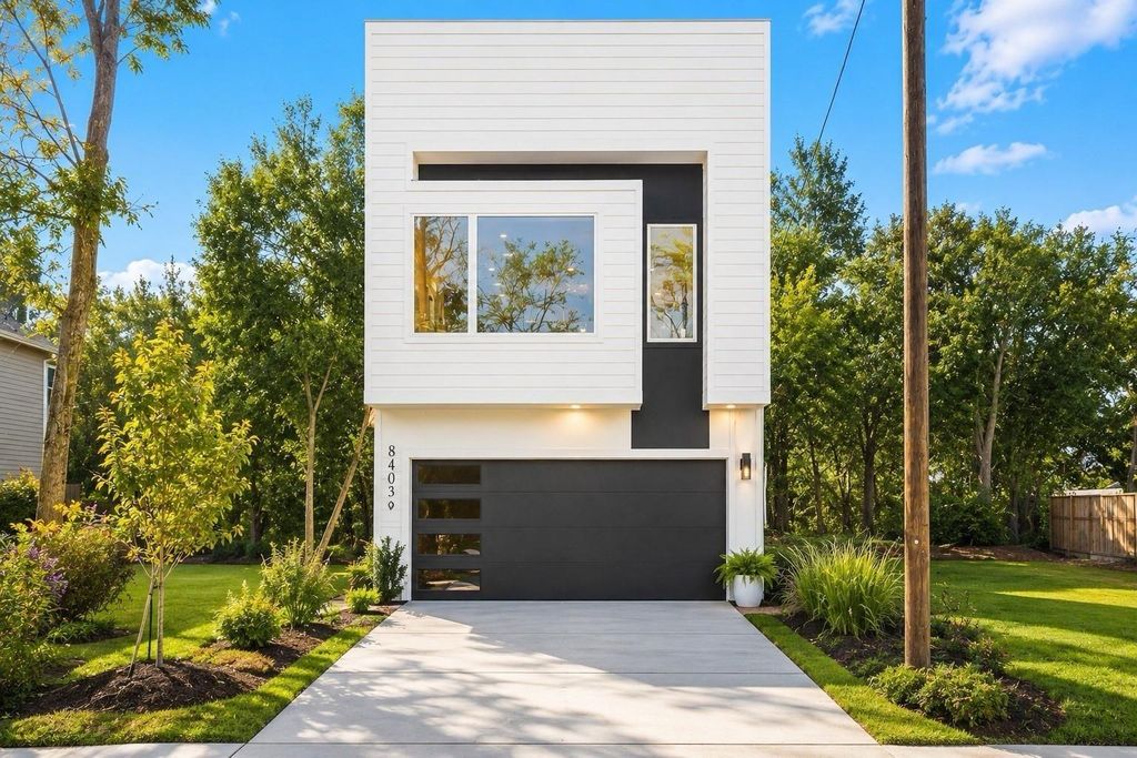 8403 Sunnyhill Street, Houston, TX 77088