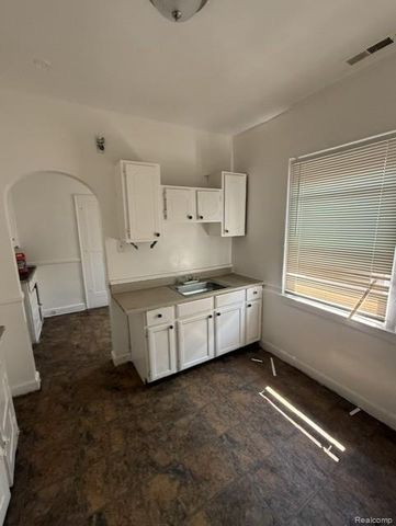 3032 Fullerton Street, Detroit, MI 48238