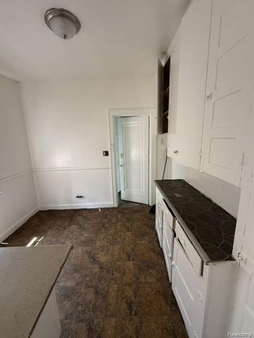 3032 Fullerton Street, Detroit, MI 48238