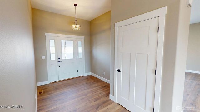 4606 W Larch Avenue, Yakima, WA 98903