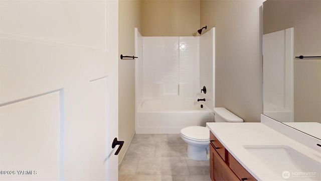 4606 W Larch Avenue, Yakima, WA 98903