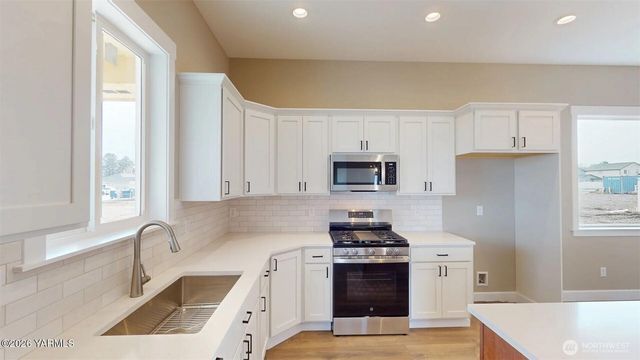 4606 W Larch Avenue, Yakima, WA 98903