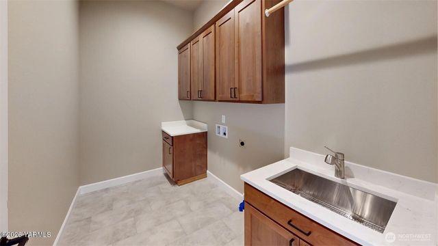 4606 W Larch Avenue, Yakima, WA 98903