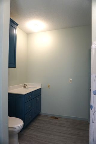 513 W Hutchings Street, Winterset, IA 50273