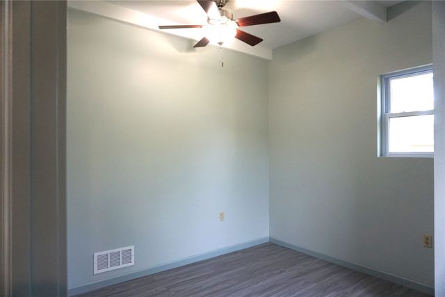 513 W Hutchings Street, Winterset, IA 50273