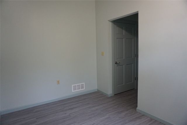 513 W Hutchings Street, Winterset, IA 50273