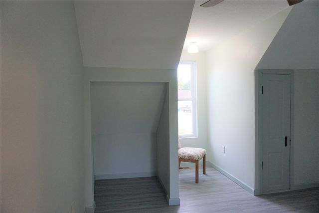 513 W Hutchings Street, Winterset, IA 50273
