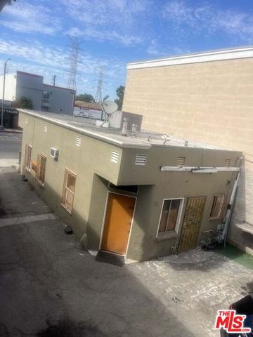 9222 California Avenue, South Gate, CA 90280