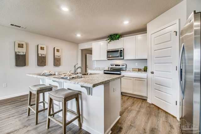 6504 Firefly Dr, Milton, FL 32583