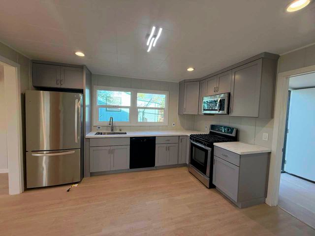 1324 Trenary Way, Modesto, CA 95354