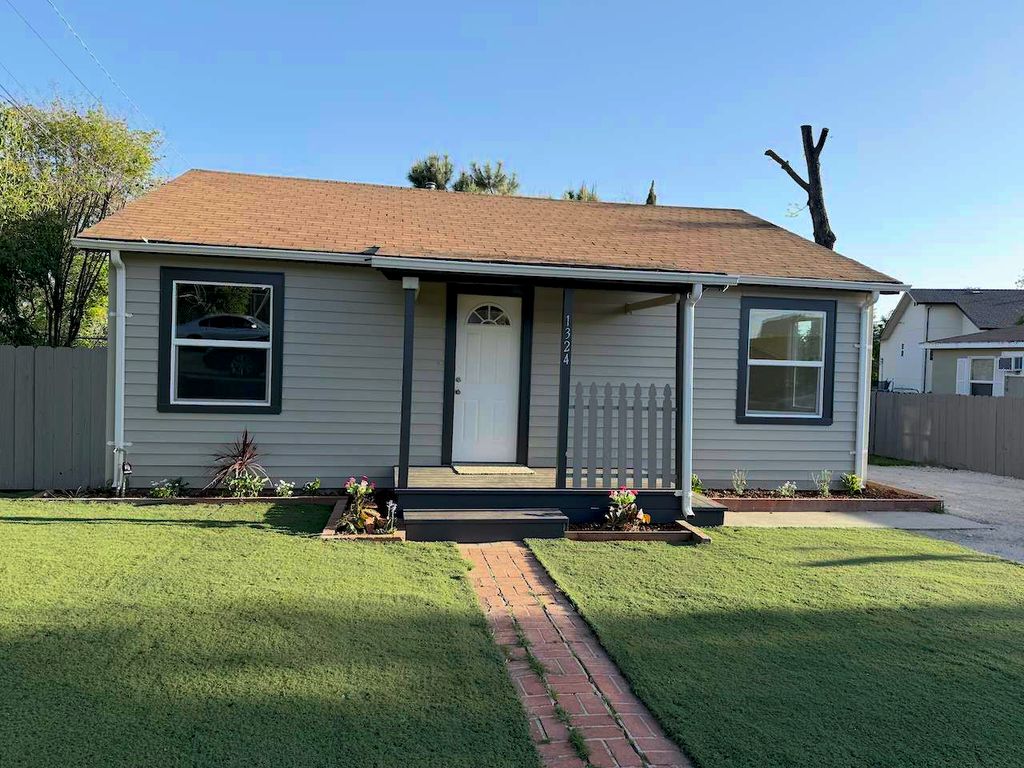 1324 Trenary Way, Modesto, CA 95354