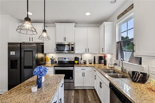 1967 Kippen Drive, Kernersville, NC 27284
