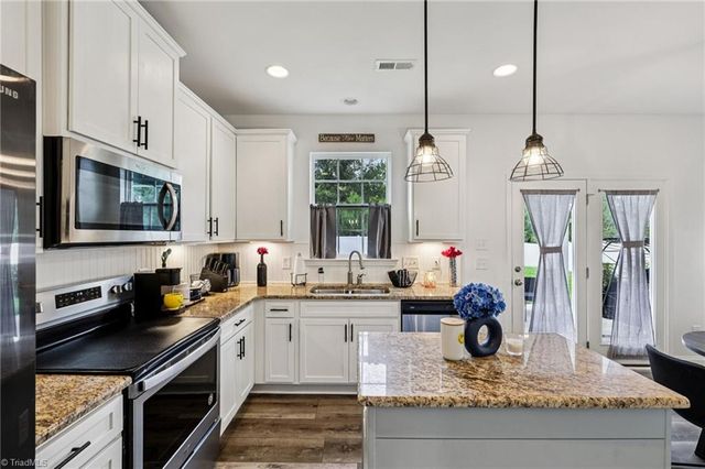 1967 Kippen Drive, Kernersville, NC 27284