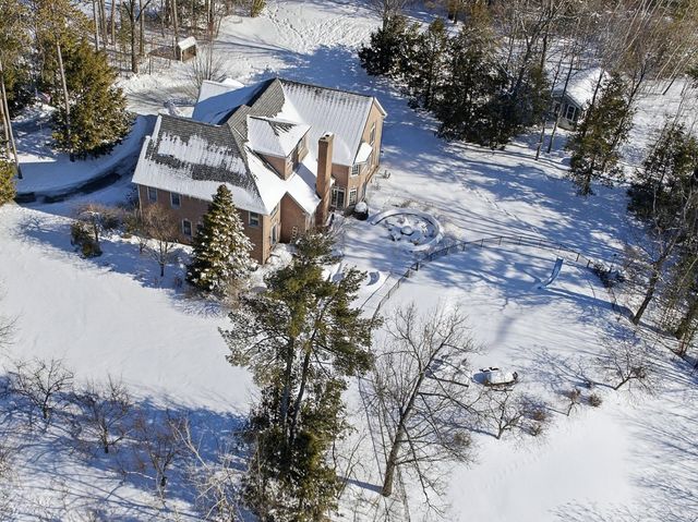 6 Esther Drive, Bedford, NH 03110