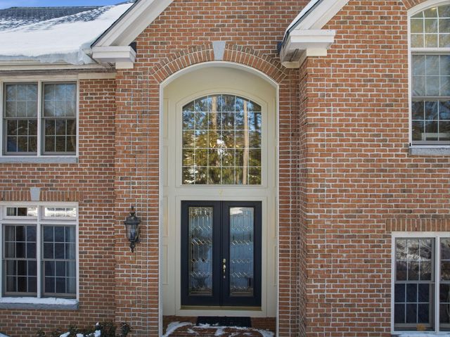 6 Esther Drive, Bedford, NH 03110