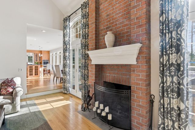 6 Esther Drive, Bedford, NH 03110