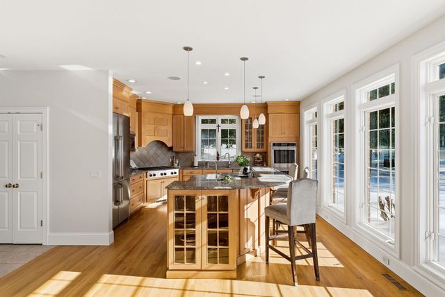 6 Esther Drive, Bedford, NH 03110