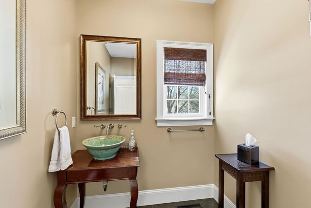 6 Esther Drive, Bedford, NH 03110