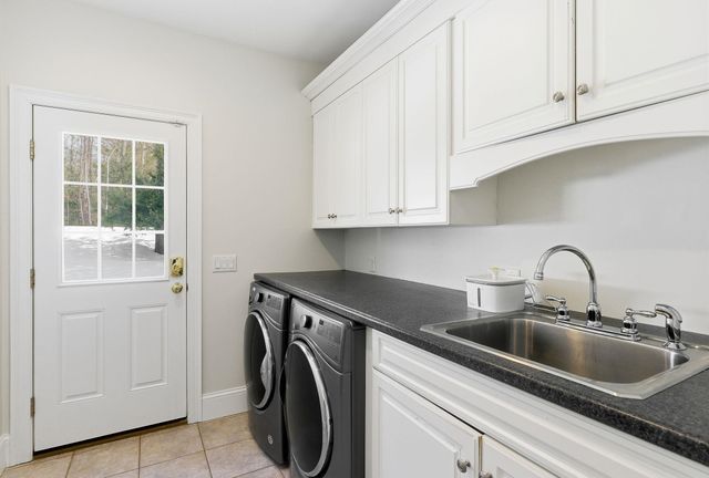 6 Esther Drive, Bedford, NH 03110