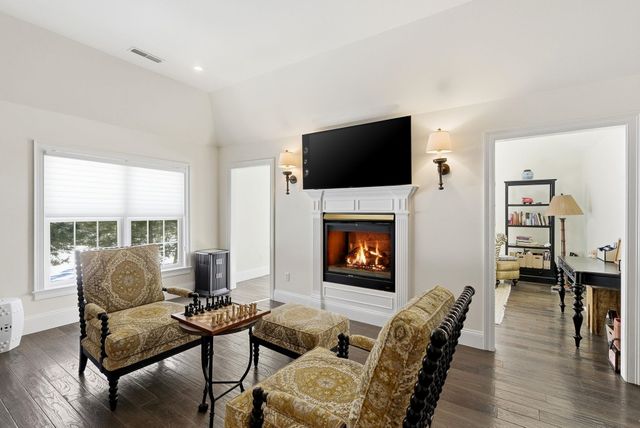 6 Esther Drive, Bedford, NH 03110