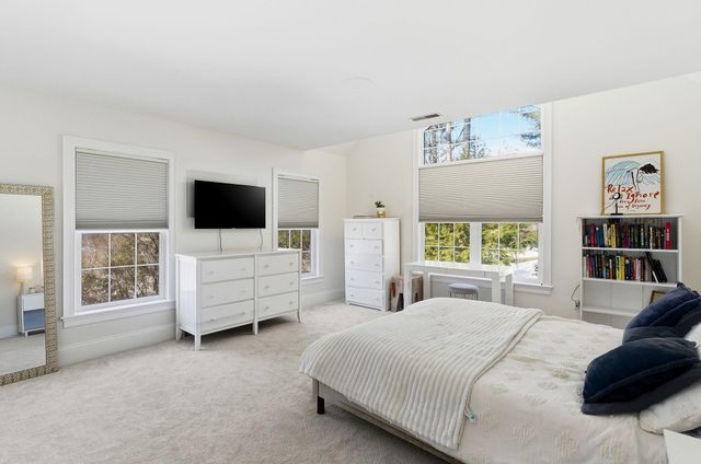 6 Esther Drive, Bedford, NH 03110