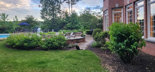 6 Esther Drive, Bedford, NH 03110